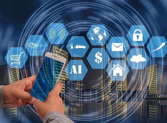 Symbole verschiedener Einsatzgebiete für künstliche Intelligenz: E-Commerce, Gesundheit, Mobilität, Smart Home, Sicherheit, Vernetzung, Vertrieb, Marketing